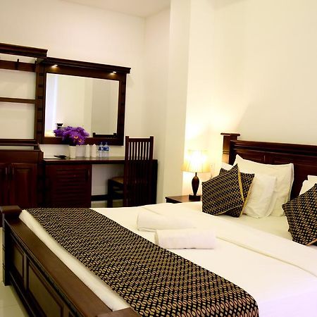 Hotel Bamiyan Kandy Bagian luar foto