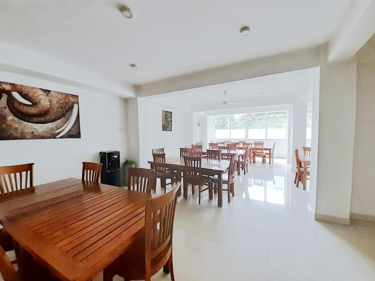 Hotel Bamiyan Kandy Bagian luar foto