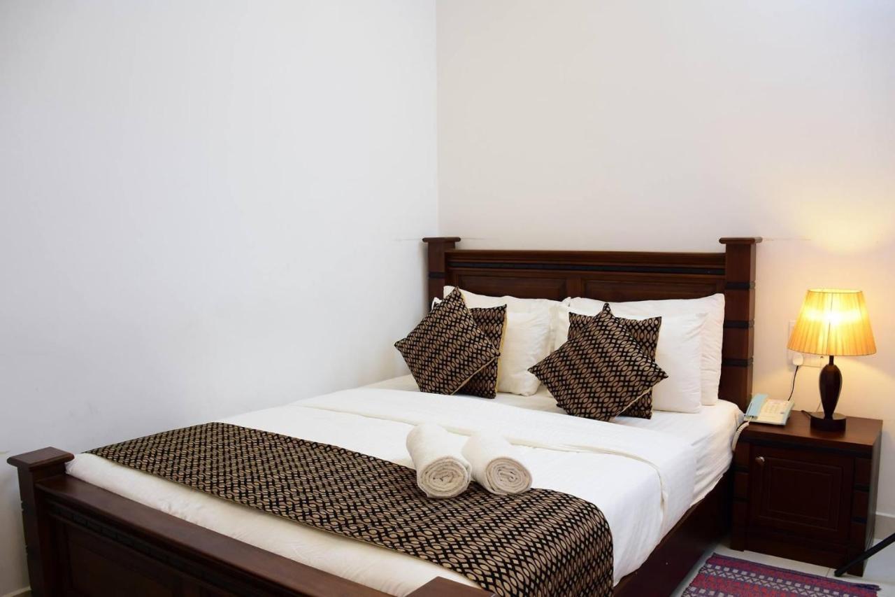 Hotel Bamiyan Kandy Bagian luar foto