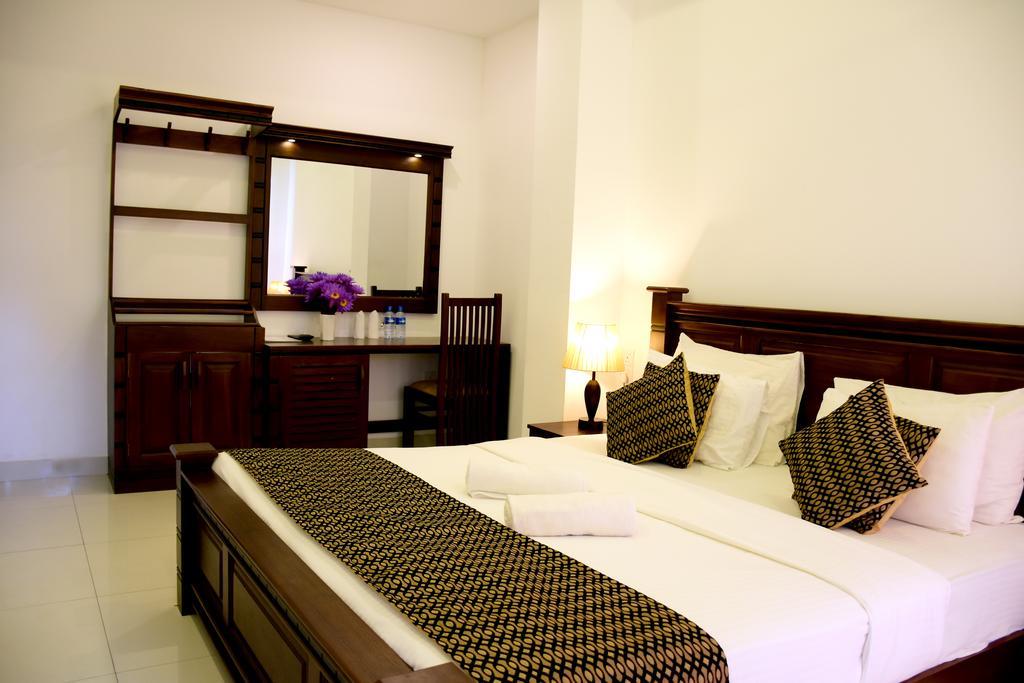 Hotel Bamiyan Kandy Bagian luar foto